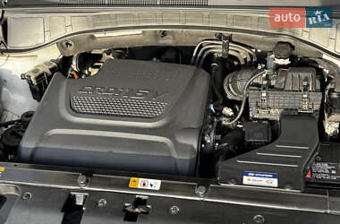 Позашляховик / Кросовер Hyundai Santa FE 2013 в 