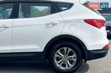 Внедорожник / Кроссовер Hyundai Santa FE 2014 в 