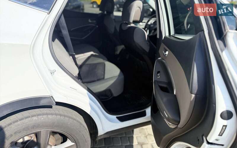 Внедорожник / Кроссовер Hyundai Santa FE 2017 в Мукачево