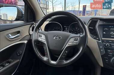 Позашляховик / Кросовер Hyundai Santa FE 2016 в 
