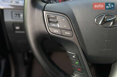 Внедорожник / Кроссовер Hyundai Santa FE 2012 в 