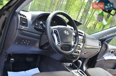Позашляховик / Кросовер Hyundai Santa FE 2012 в 