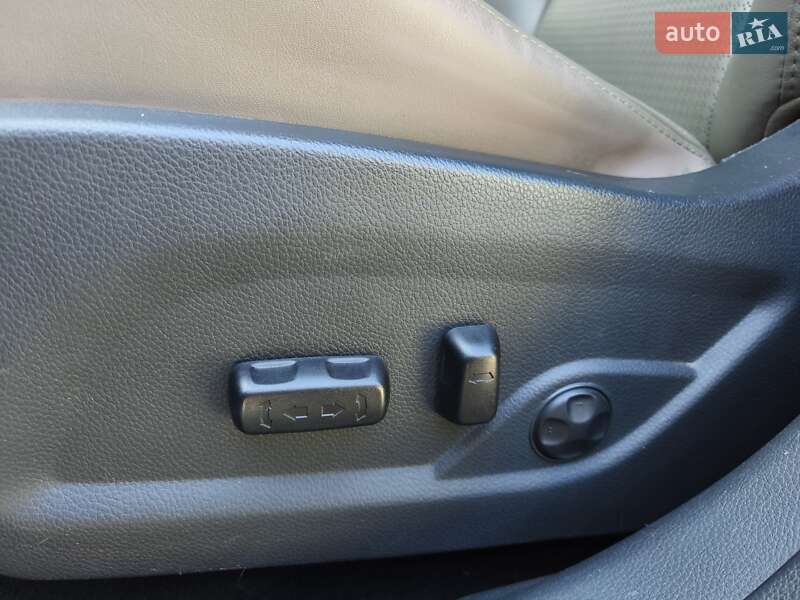 Позашляховик / Кросовер Hyundai Santa FE 2013 в Дніпрі