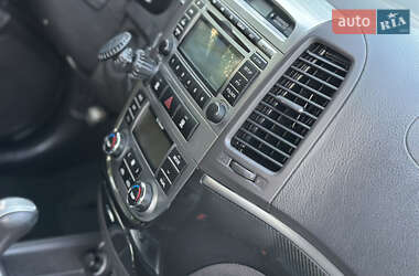 Позашляховик / Кросовер Hyundai Santa FE 2011 в 