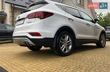 Внедорожник / Кроссовер Hyundai Santa FE 2015 в 