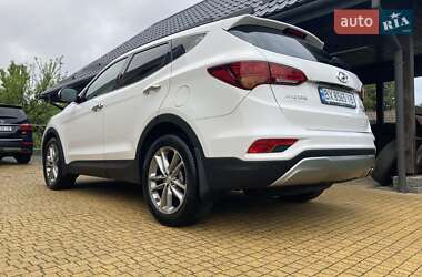 Внедорожник / Кроссовер Hyundai Santa FE 2015 в 