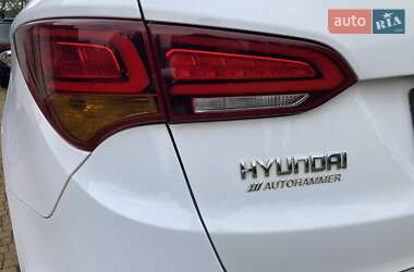 Внедорожник / Кроссовер Hyundai Santa FE 2015 в 