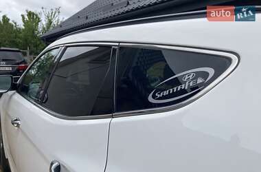 Внедорожник / Кроссовер Hyundai Santa FE 2015 в 