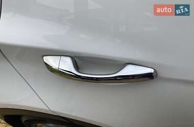 Внедорожник / Кроссовер Hyundai Santa FE 2015 в 