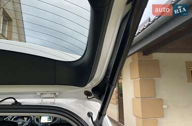 Внедорожник / Кроссовер Hyundai Santa FE 2015 в 
