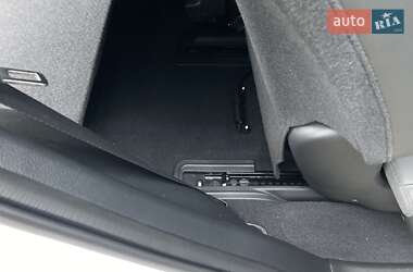 Внедорожник / Кроссовер Hyundai Santa FE 2015 в 