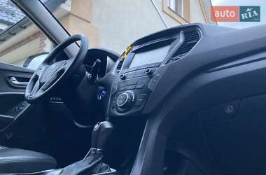 Внедорожник / Кроссовер Hyundai Santa FE 2015 в 