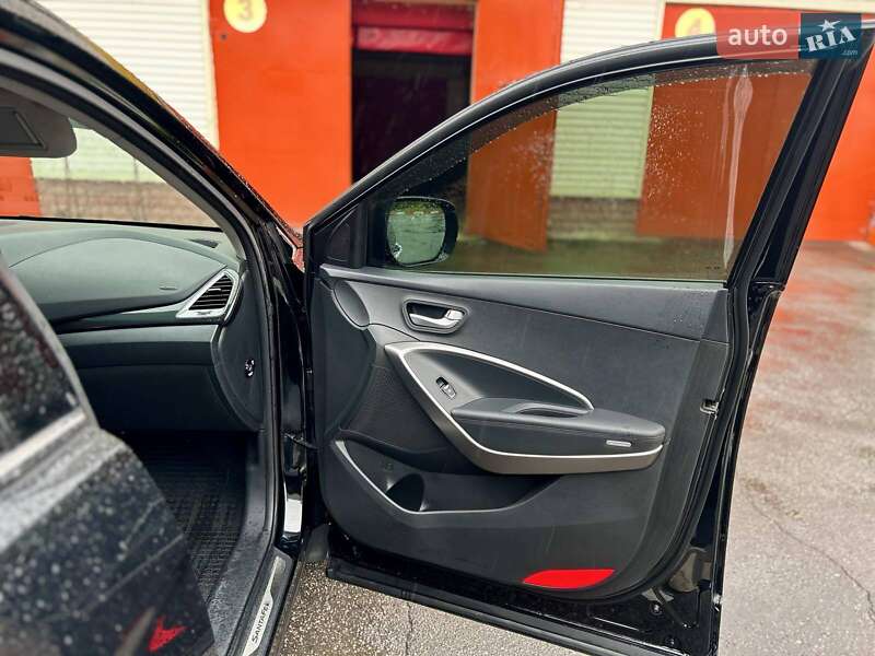 Позашляховик / Кросовер Hyundai Santa FE 2014 в Харкові