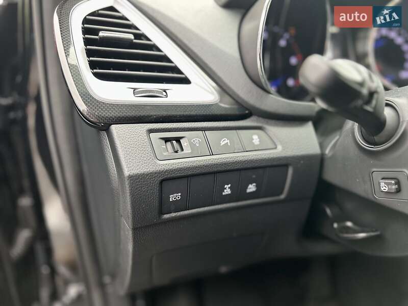 Позашляховик / Кросовер Hyundai Santa FE 2014 в Харкові