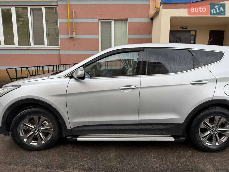 Позашляховик / Кросовер Hyundai Santa FE 2012 в Рівному