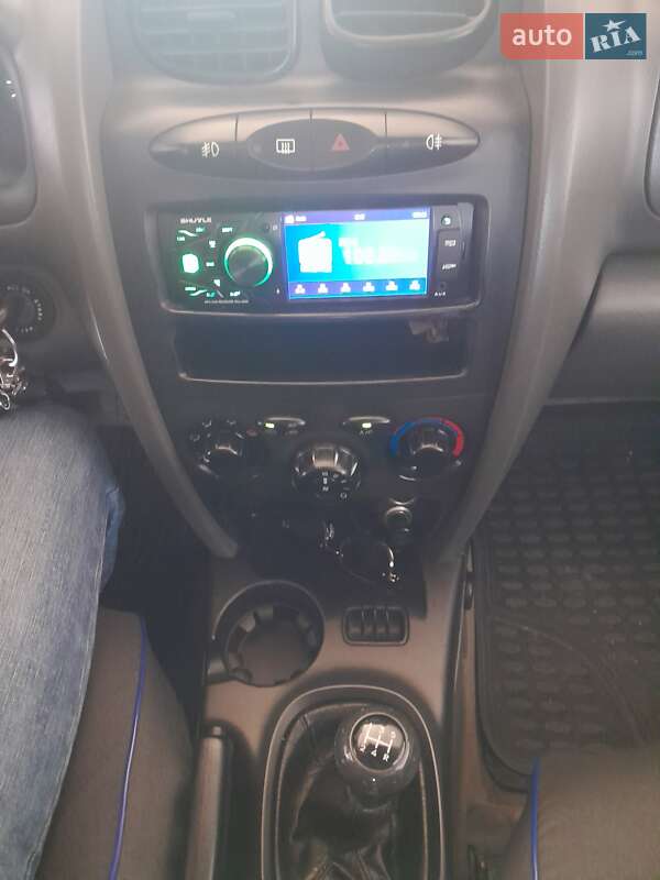 Позашляховик / Кросовер Hyundai Santa FE 2001 в Брошневі-Облозі