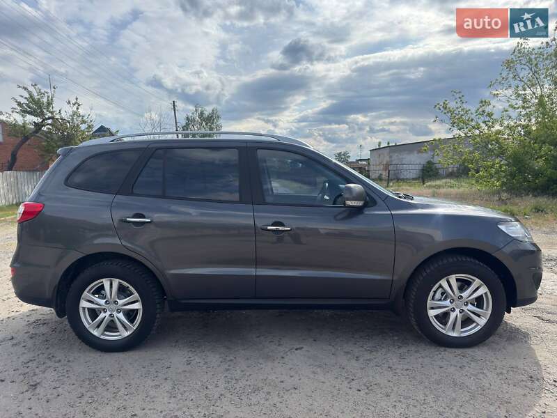 Позашляховик / Кросовер Hyundai Santa FE 2012 в Охтирці