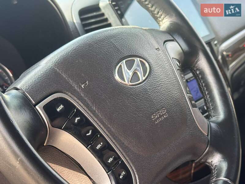 Позашляховик / Кросовер Hyundai Santa FE 2012 в Охтирці