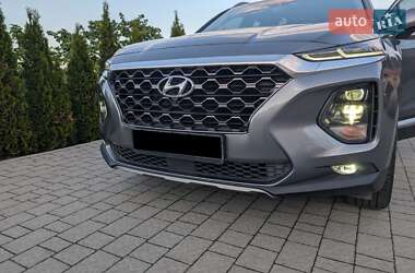 Внедорожник / Кроссовер Hyundai Santa FE 2018 в 