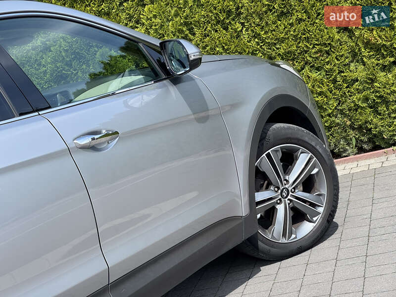 Внедорожник / Кроссовер Hyundai Santa FE 2015 в Стрые