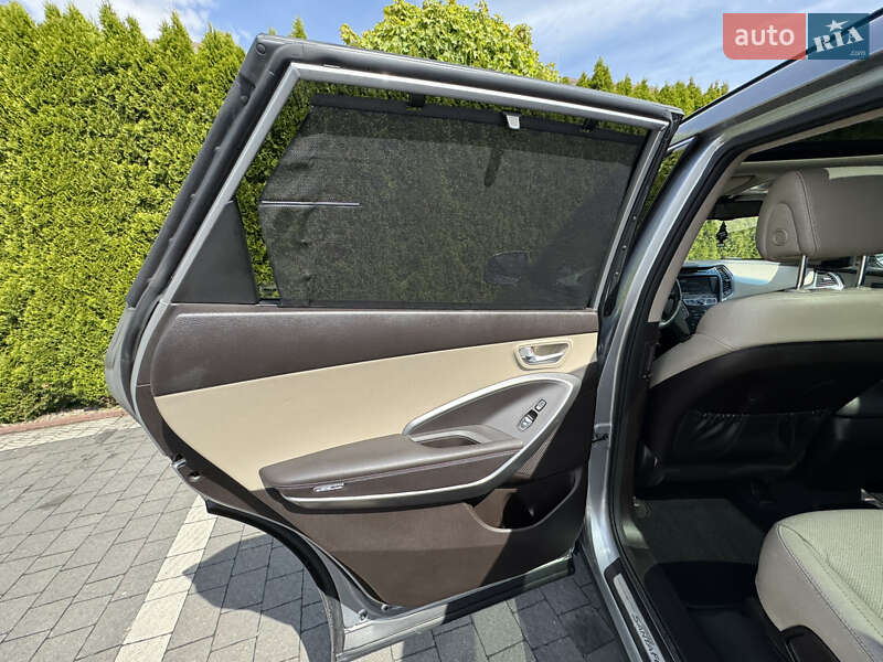 Внедорожник / Кроссовер Hyundai Santa FE 2015 в Стрые