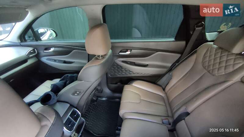 Позашляховик / Кросовер Hyundai Santa FE 2019 в Івано-Франківську