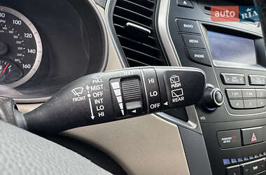 Внедорожник / Кроссовер Hyundai Santa FE 2015 в 