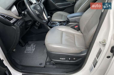 Внедорожник / Кроссовер Hyundai Santa FE 2014 в 