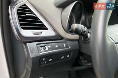 Внедорожник / Кроссовер Hyundai Santa FE 2014 в 