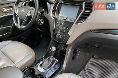 Внедорожник / Кроссовер Hyundai Santa FE 2014 в 