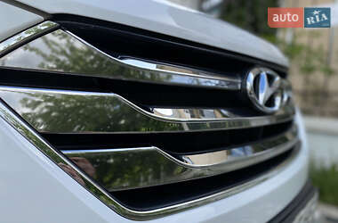 Внедорожник / Кроссовер Hyundai Santa FE 2014 в 