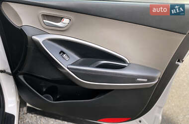 Внедорожник / Кроссовер Hyundai Santa FE 2014 в 