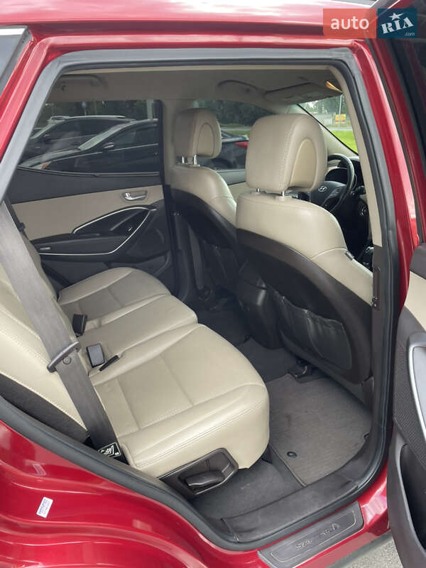 Внедорожник / Кроссовер Hyundai Santa FE 2014 в Вишневом
