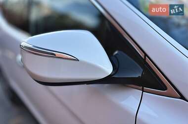 Внедорожник / Кроссовер Hyundai Santa FE 2013 в 