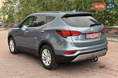 Внедорожник / Кроссовер Hyundai Santa FE 2017 в 