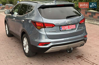 Внедорожник / Кроссовер Hyundai Santa FE 2017 в 