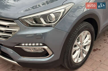 Внедорожник / Кроссовер Hyundai Santa FE 2017 в 