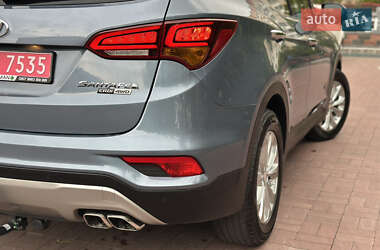 Внедорожник / Кроссовер Hyundai Santa FE 2017 в 