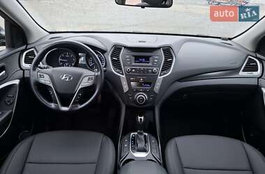Внедорожник / Кроссовер Hyundai Santa FE 2017 в 