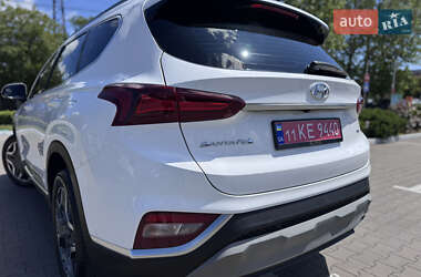 Позашляховик / Кросовер Hyundai Santa FE 2019 в 