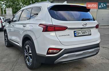 Внедорожник / Кроссовер Hyundai Santa FE 2018 в 