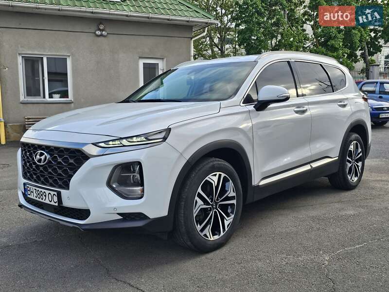 Внедорожник / Кроссовер Hyundai Santa FE 2018 в 