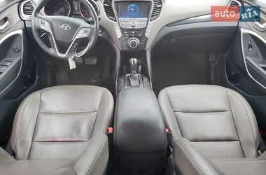 Позашляховик / Кросовер Hyundai Santa FE 2015 в 