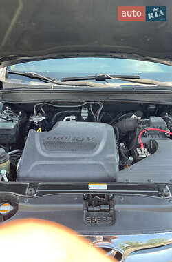 Внедорожник / Кроссовер Hyundai Santa FE 2010 в 