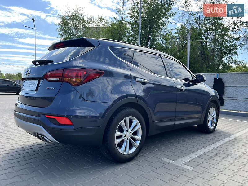 Позашляховик / Кросовер Hyundai Santa FE 2015 в Кривому Розі