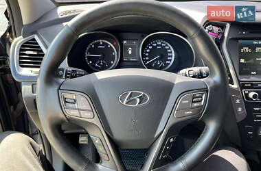 Позашляховик / Кросовер Hyundai Santa FE 2015 в 