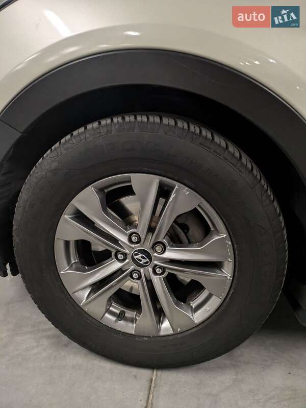 Внедорожник / Кроссовер Hyundai Santa FE 2014 в Киеве