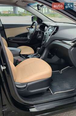 Позашляховик / Кросовер Hyundai Santa FE 2013 в 