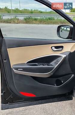Позашляховик / Кросовер Hyundai Santa FE 2013 в 