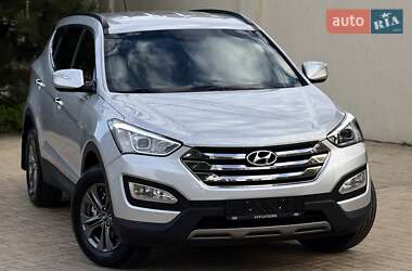 Позашляховик / Кросовер Hyundai Santa FE 2013 в 